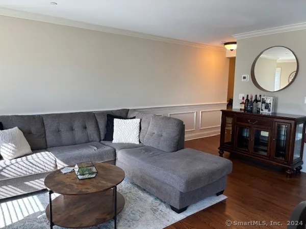 $1,900 | 67 West Main Street, Unit 323, Clinton, CT 06413