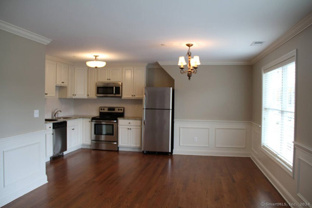 67 West Main Street, Unit 323 Clinton, CT 06413 - Photo 9 of 17