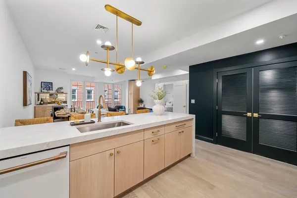 $2,450,000 | 51 North Margin Street, Unit 1, Boston, MA 02113