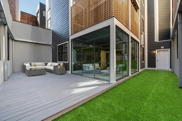 $2,450,000 | 51 North Margin Street, Unit 1, Boston, MA 02113