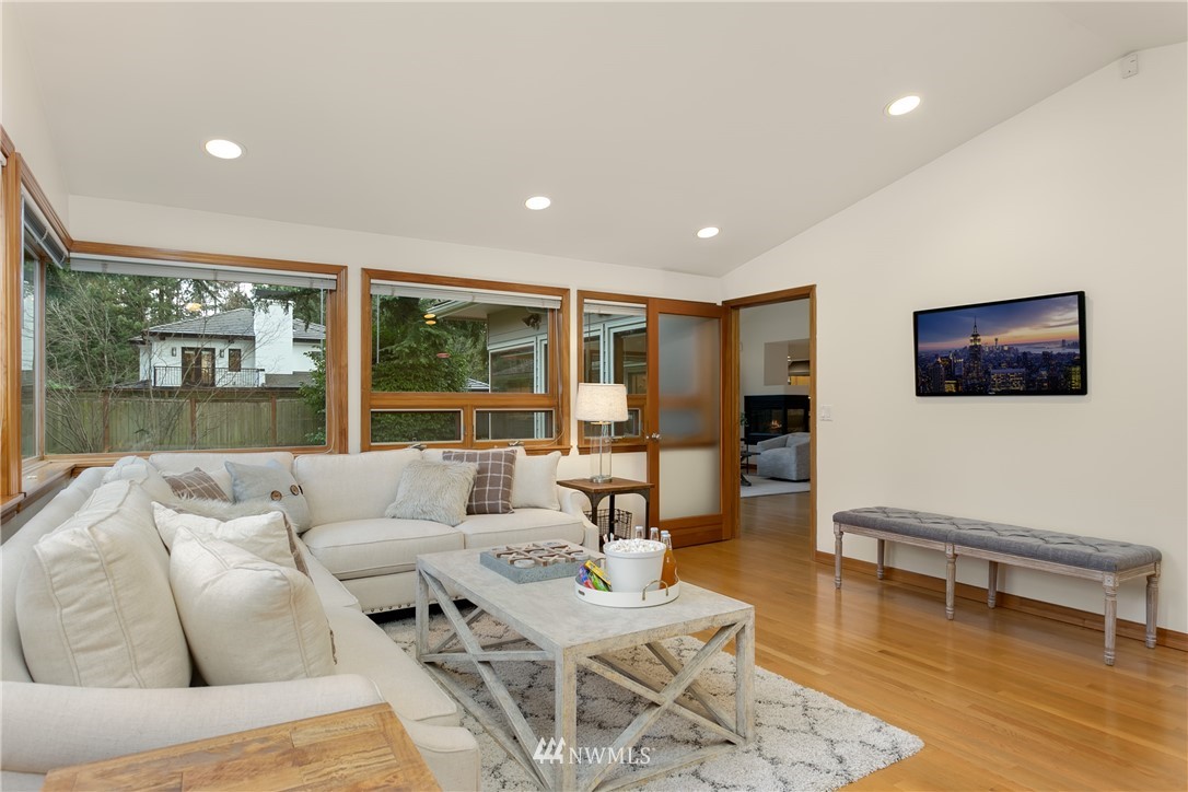 3123 Hunts Point Road Hunts Point, WA 98004 - Photo 11 of 25