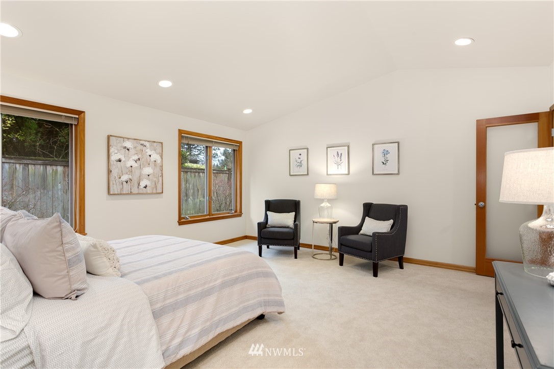 3123 Hunts Point Road Hunts Point, WA 98004 - Photo 14 of 25