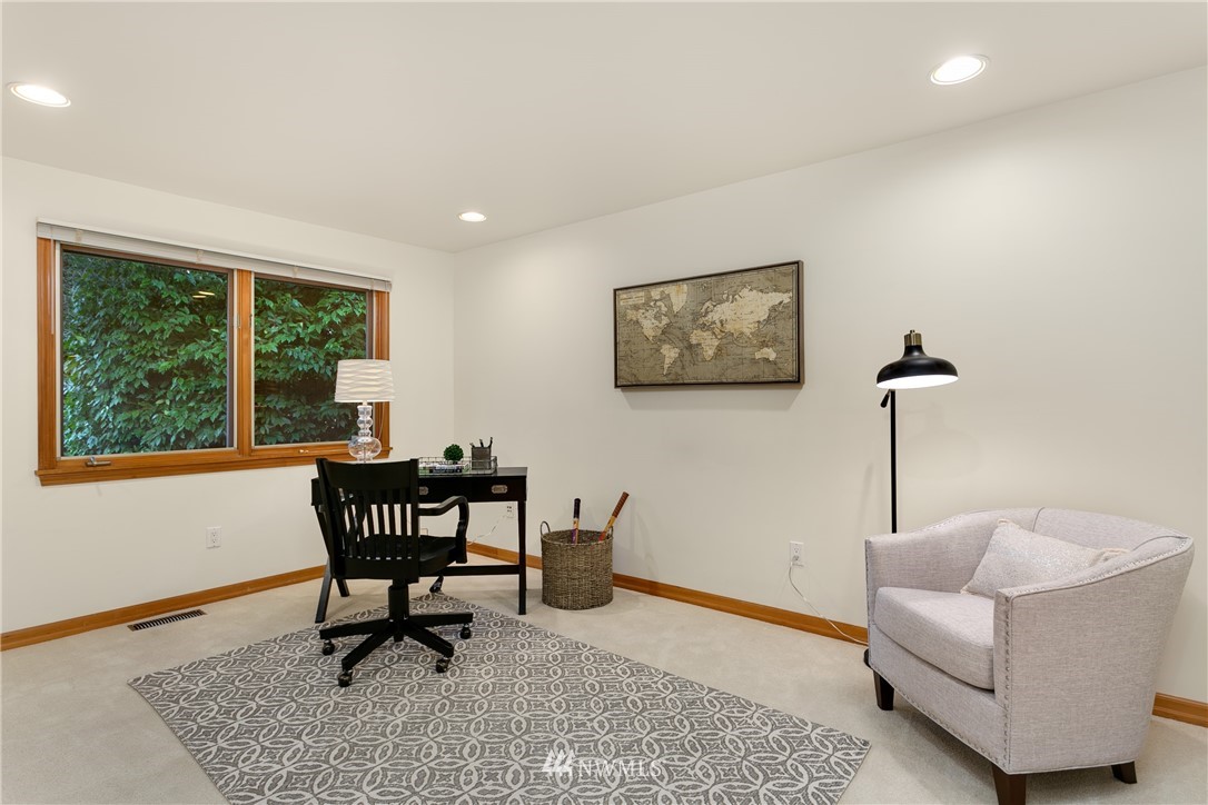 3123 Hunts Point Road Hunts Point, WA 98004 - Photo 17 of 25