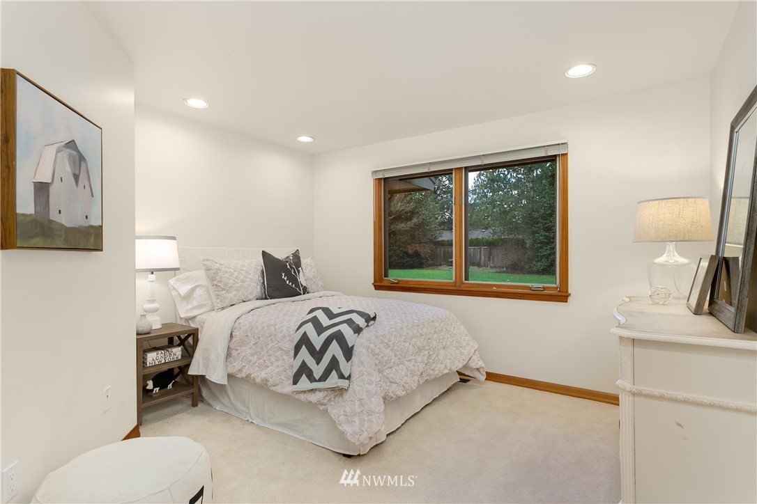 3123 Hunts Point Road Hunts Point, WA 98004 - Photo 20 of 25