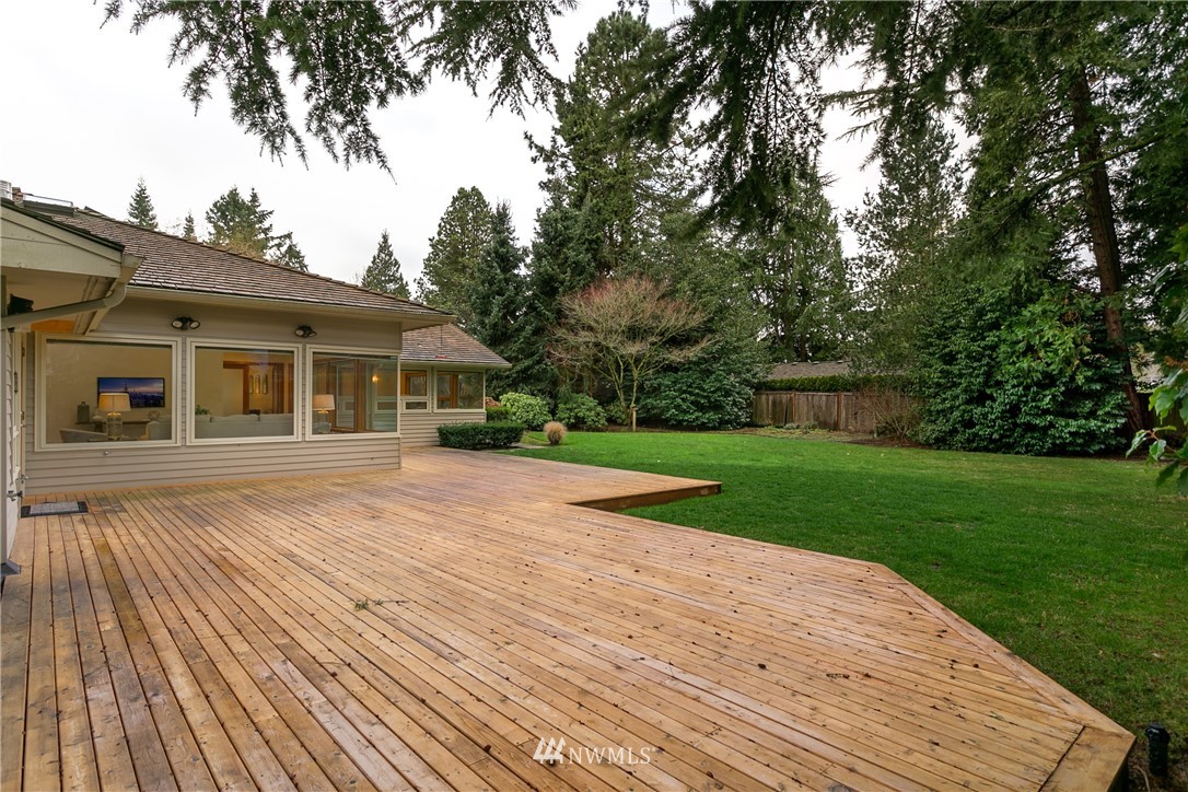 3123 Hunts Point Road Hunts Point, WA 98004 - Photo 23 of 25