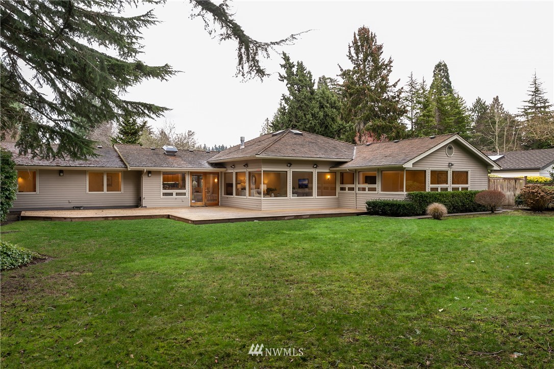 3123 Hunts Point Road Hunts Point, WA 98004 - Photo 24 of 25