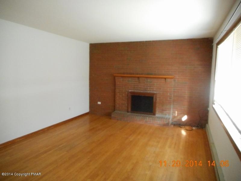 1305 Kilmer Road Tobyhanna, PA 18466 - Photo 2 of 12 134 (800x600)