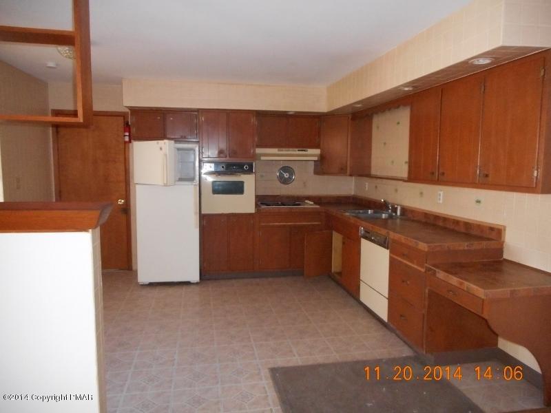 1305 Kilmer Road Tobyhanna, PA 18466 - Photo 3 of 12 136 (800x600)