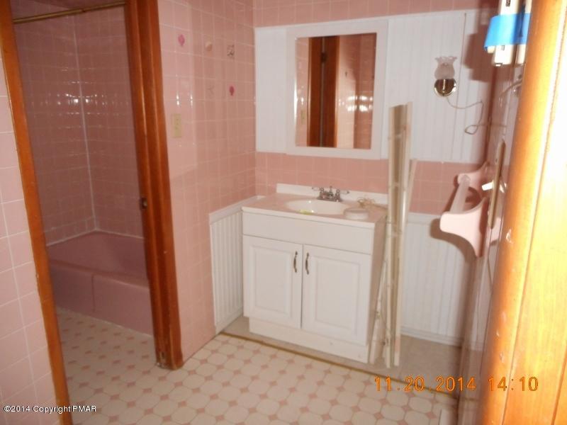 1305 Kilmer Road Tobyhanna, PA 18466 - Photo 7 of 12 142 (800x600)