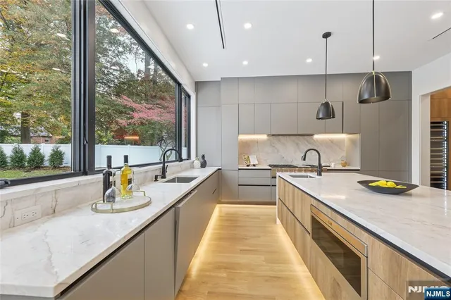 $3,790,000 | 84 Depeyster Avenue, Tenafly, NJ 07670