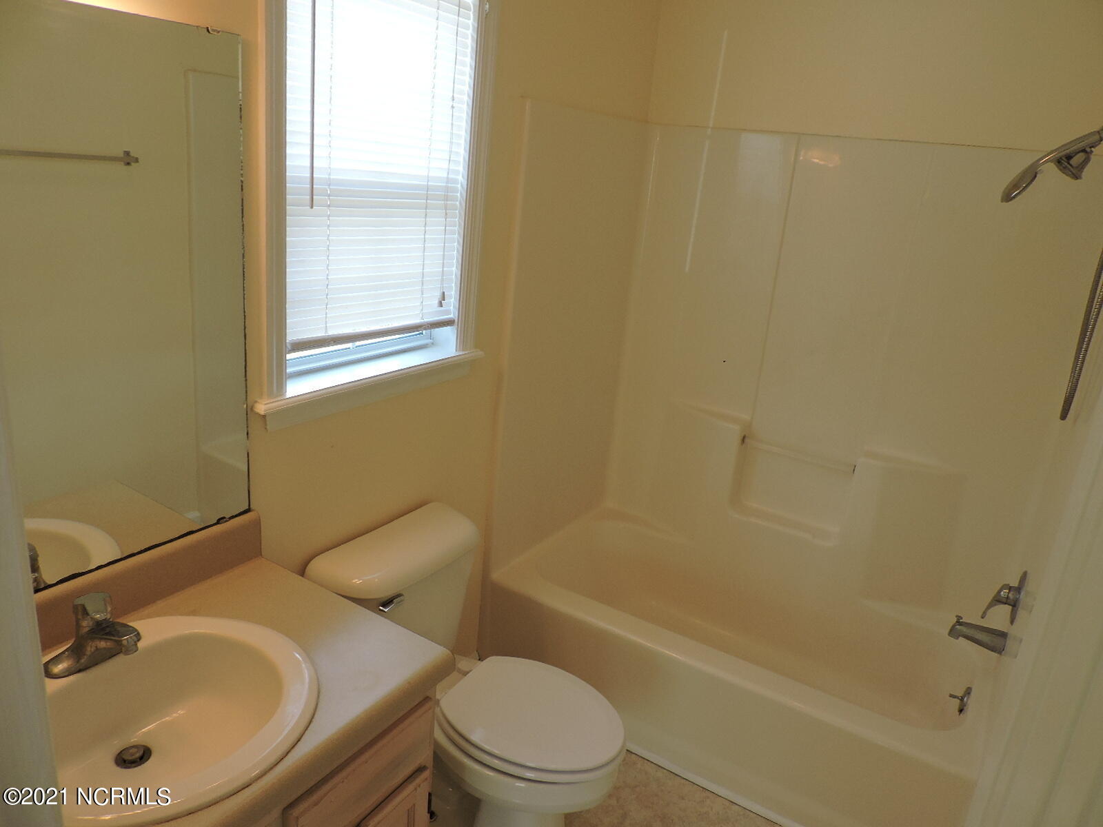 307 Church Road Havelock, NC 28532 - Photo 15 of 27 Master Bath