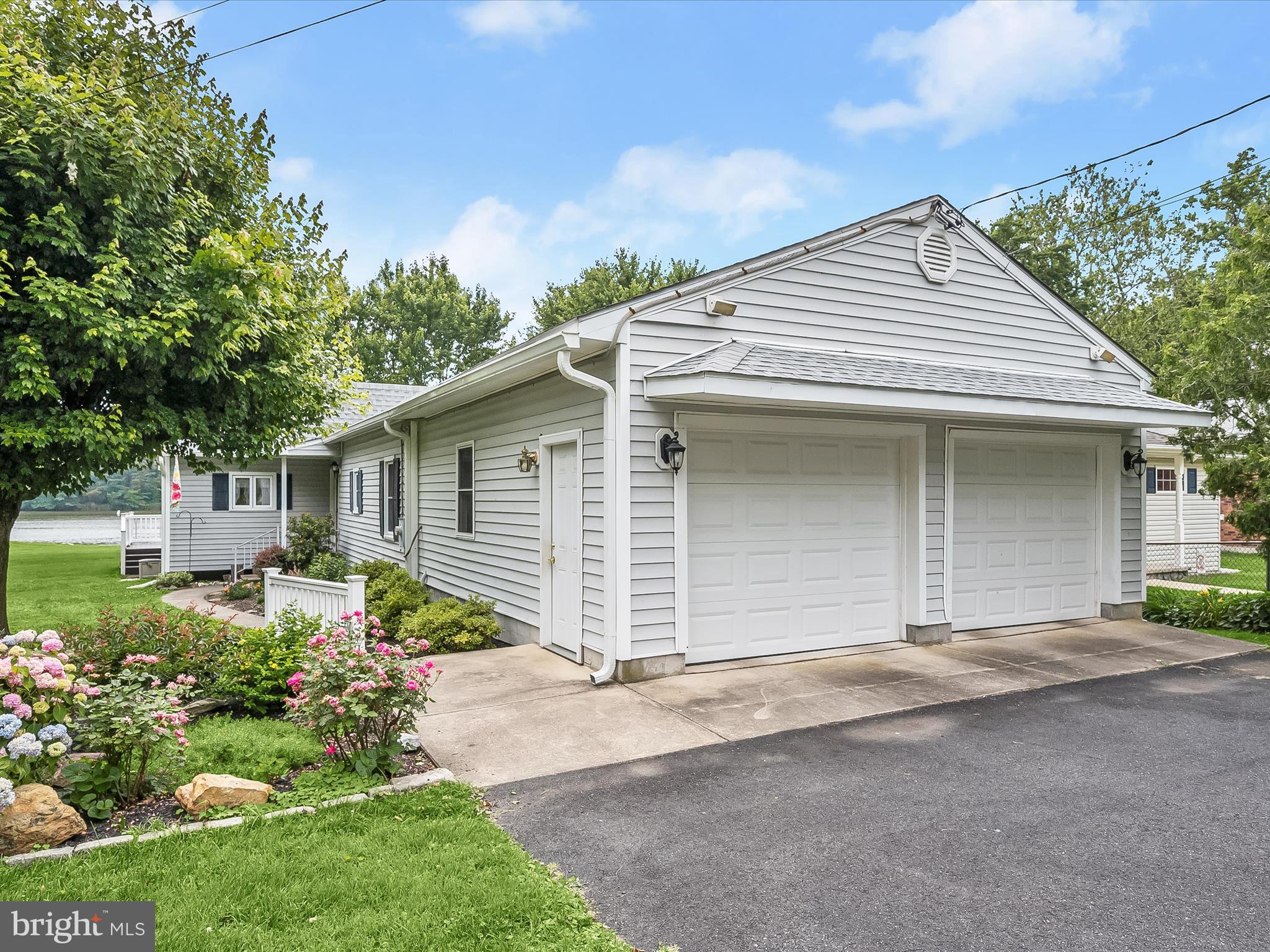 512 Grovethorn Road Middle River, MD 21220 - Photo 1 of 49 Front