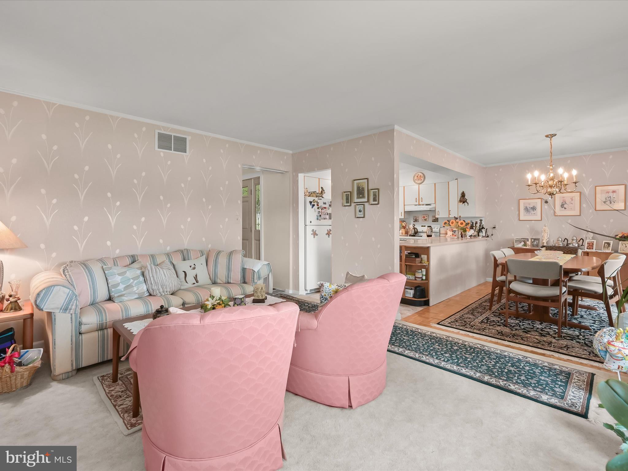 512 Grovethorn Road Middle River, MD 21220 - Photo 8 of 49 Living Room
