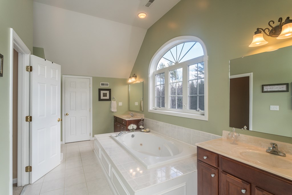 70 Pasture Road Auburn, NH 03032 - Photo 20 of 40