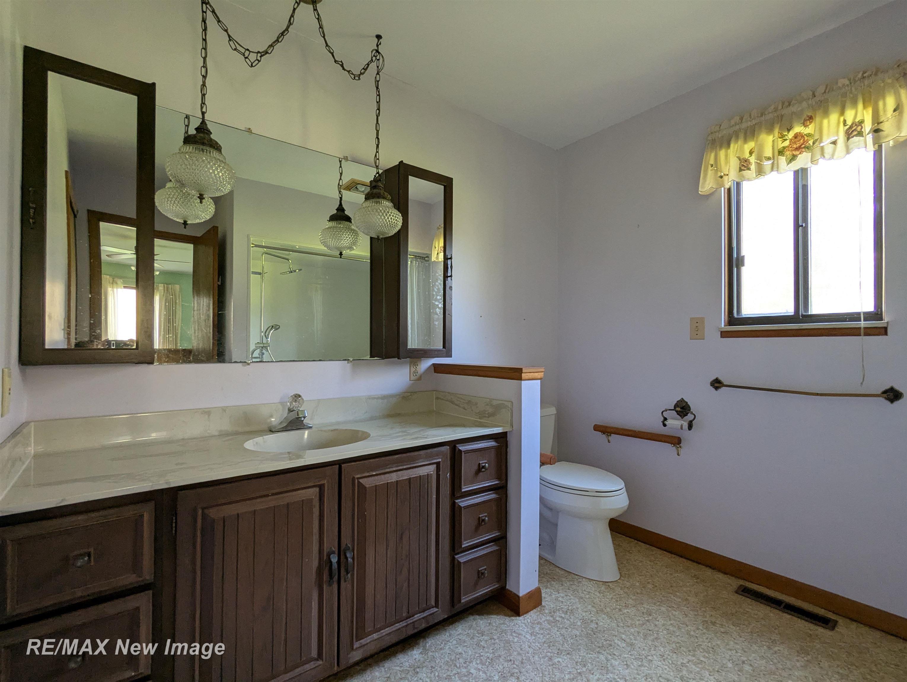 6394 Curtis Road Bridgeport, MI 48722 - Photo 9 of 23 50174191-0c706213-5c55-490f-aefa-8d230b75d7ca.JPG