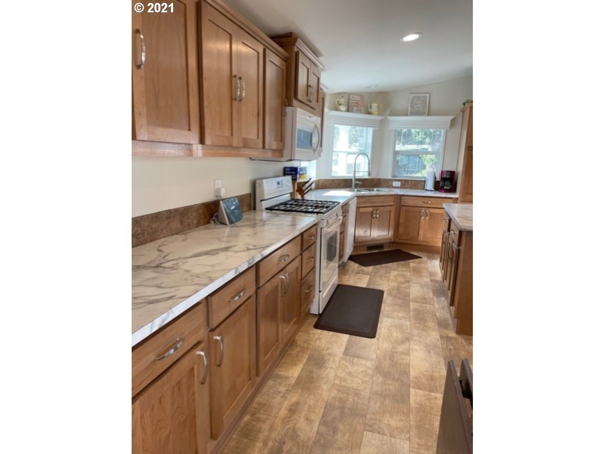 4915 Swegle Road Northeast, Unit 24 Salem, OR 97301 - Photo 7 of 26