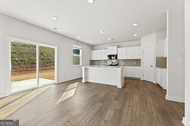 $489,990 | 5439 Aurora Trail, Flowery Branch, GA 30542