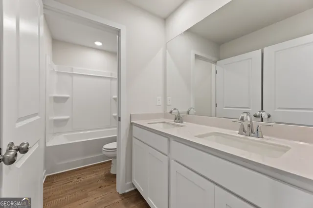 $489,990 | 5439 Aurora Trail, Flowery Branch, GA 30542