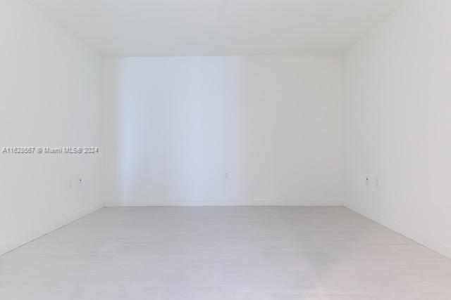 1000 Brickell Plaza, Unit 4015 Miami, FL 33131 - Photo 16 of 29 a view of room