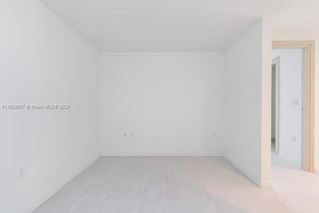 1000 Brickell Plaza, Unit 4015 Miami, FL 33131 - Photo 26 of 29 a view of small space