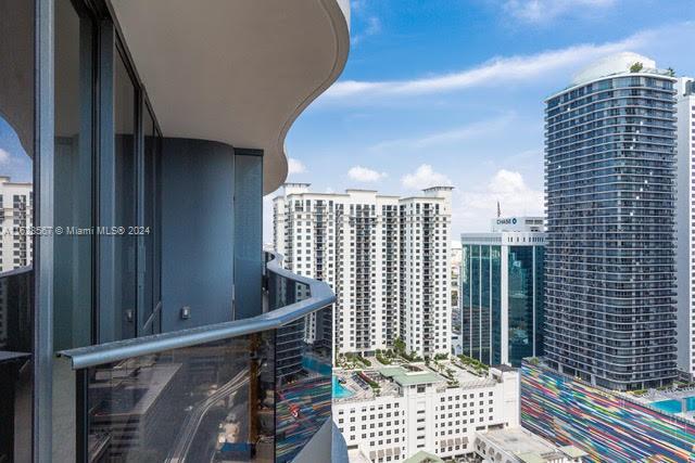 1000 Brickell Plaza, Unit 4015 Miami, FL 33131 - Photo 27 of 29 a view of outdoor space with balcony