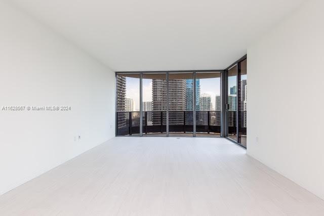 1000 Brickell Plaza, Unit 4015 Miami, FL 33131 - Photo 6 of 29 a view of an empty room with a window