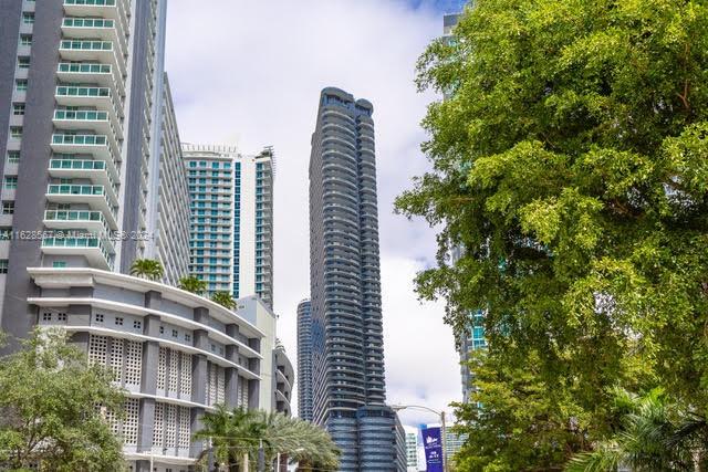 1000 Brickell Plaza, Unit 4015 Miami, FL 33131 - Photo 10 of 29 a view of tall buildings and a yard