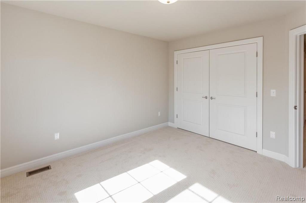 4213 Oak Arbor Crest Court Rochester, MI 48306 - Photo 23 of 30