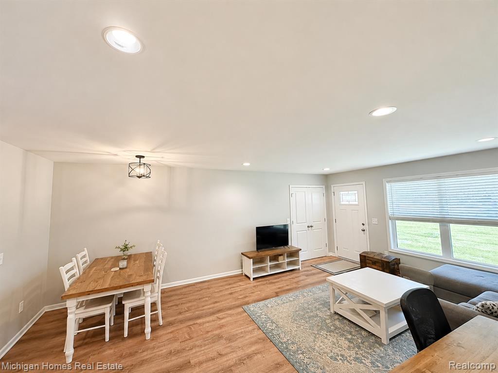 4030 South Fenton Road Holly, MI 48442 - Photo 6 of 19