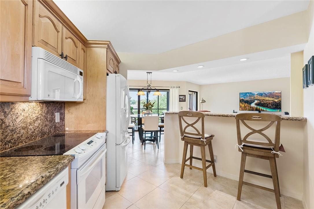 5701 Camino Del Sol, Unit 405 Boca Raton, FL 33433 - Photo 4 of 24 Photo 4