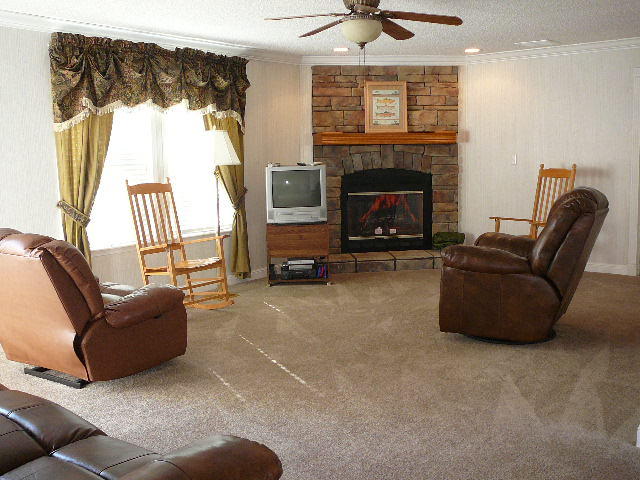 125 Pineridge Road Elloree, SC 29047 - Photo 2 of 29 Large Living Room