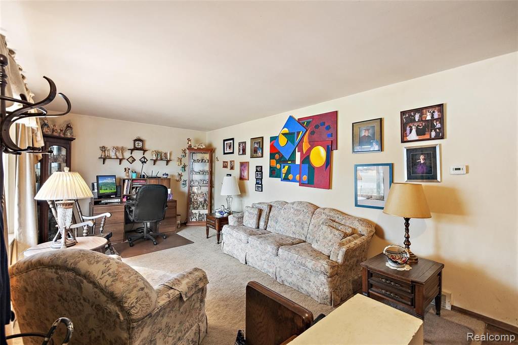 2709 Common Road Warren, MI 48092 - Photo 4 of 27 Gallery Image 4