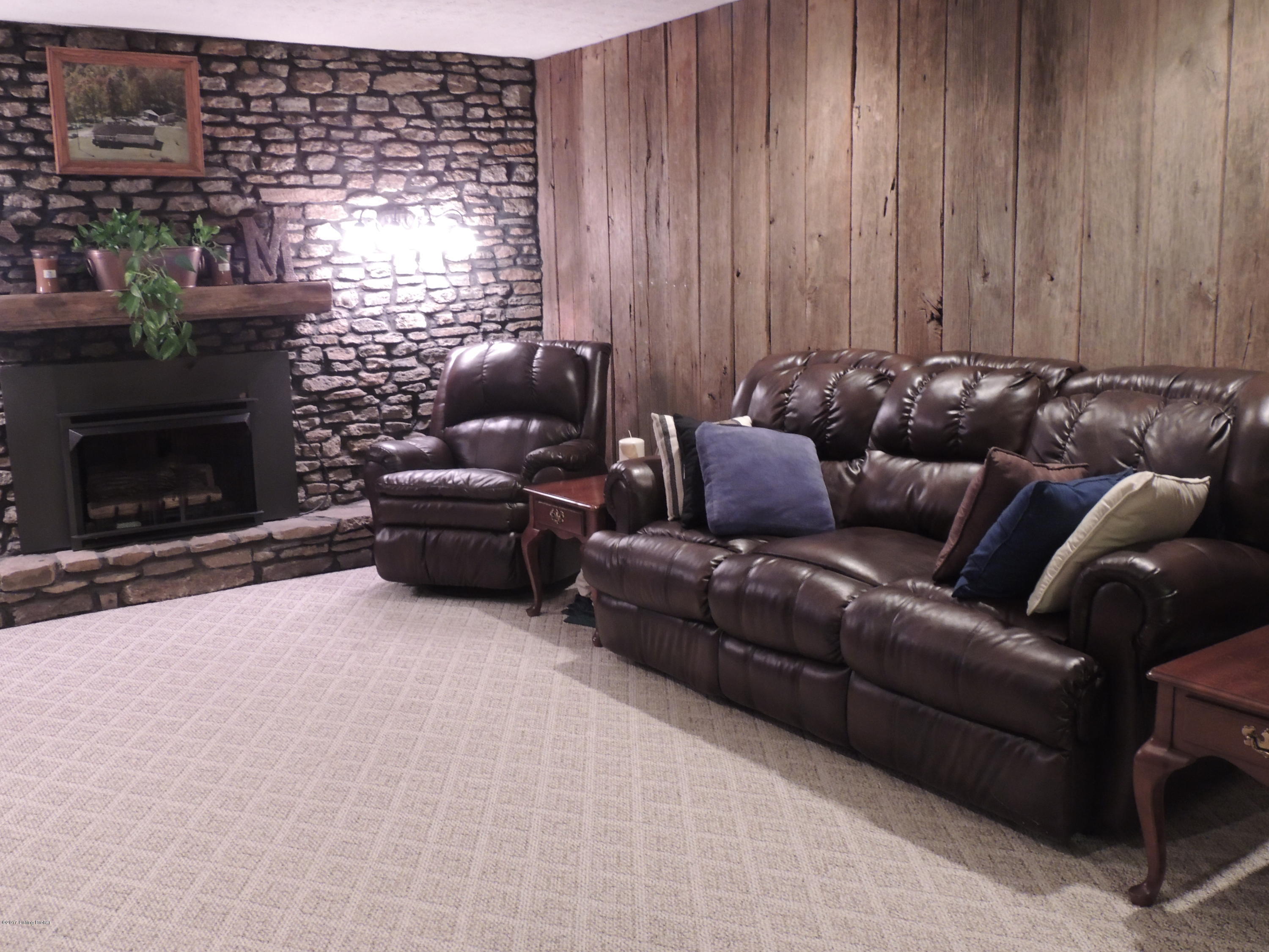 146 Riverside Drive Bloomfield, KY 40008 - Photo 15 of 33 Family Room