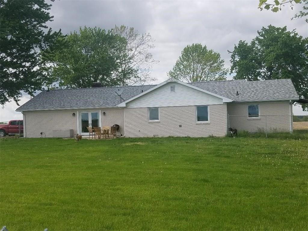 12575 Walters Road Martinsville, IN 46151 - Photo 3 of 42 Gallery Image 3