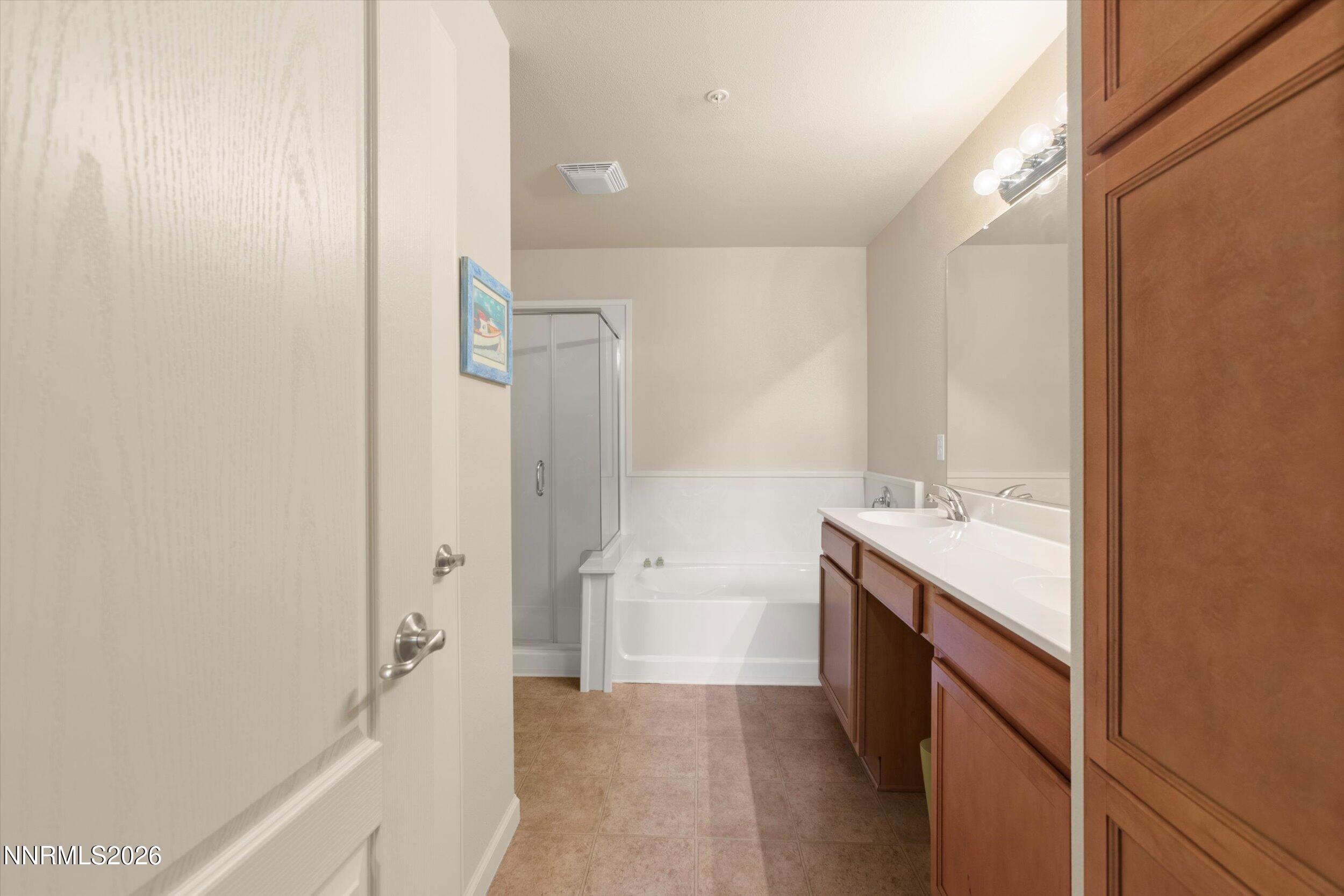 17000 Wedge Parkway, Unit 1224 Reno, NV 89511 - Photo 23 of 44 24-0Y7A0235