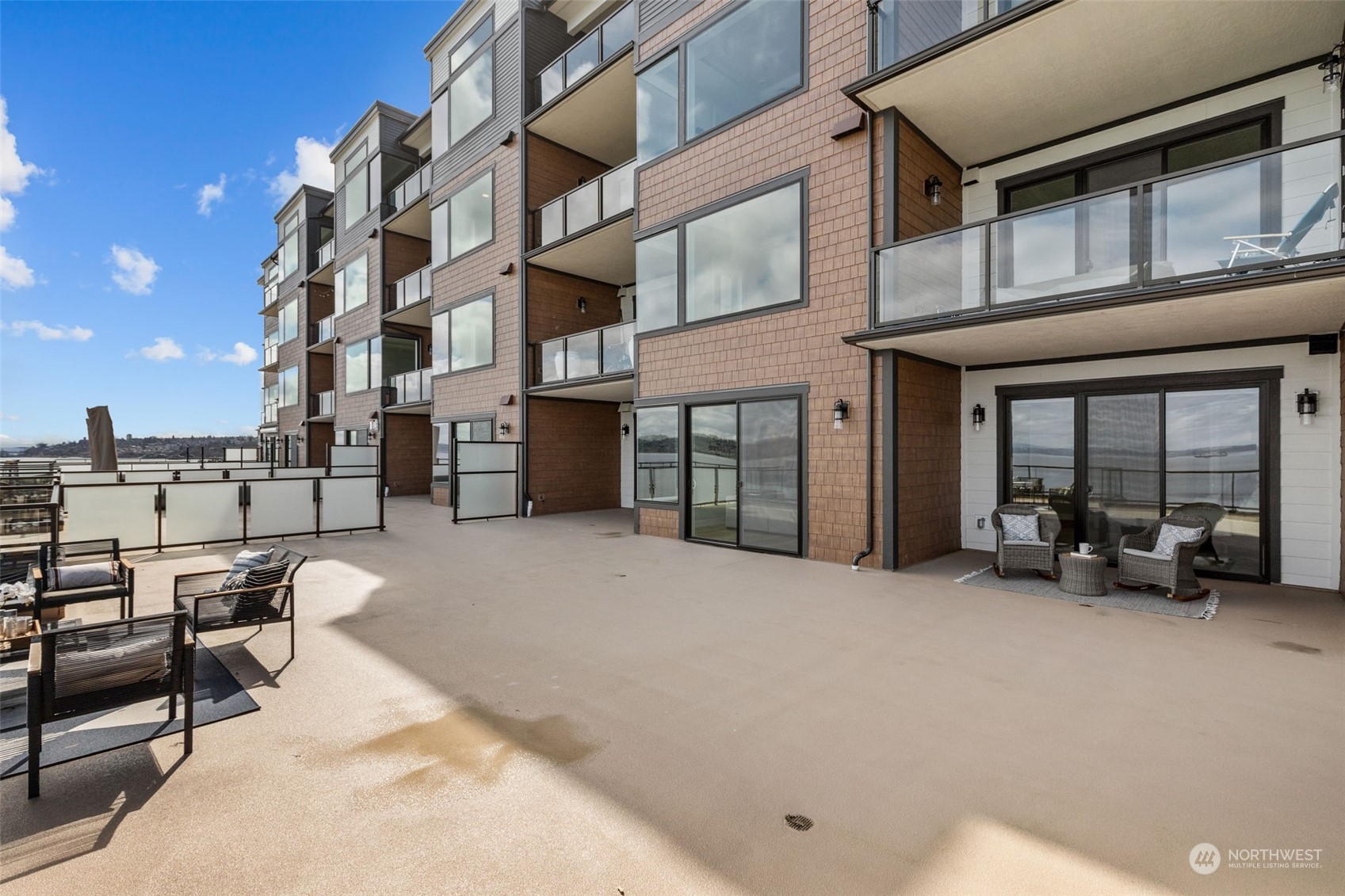 4907 Main Street, Unit 508 Tacoma, WA 98407 - Photo 27 of 40 a view of a building with sitting area