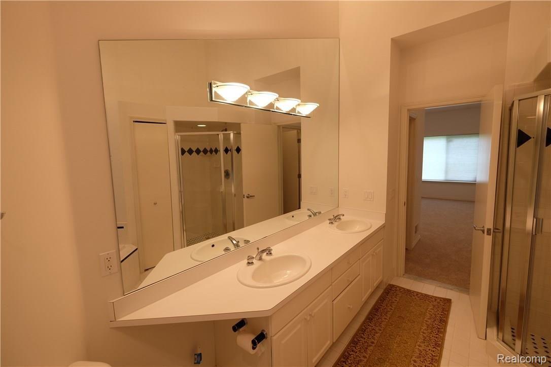 1535 Cardinal Ridge Court West Bloomfield, MI 48324 - Photo 20 of 36 DSCF3428.JPG