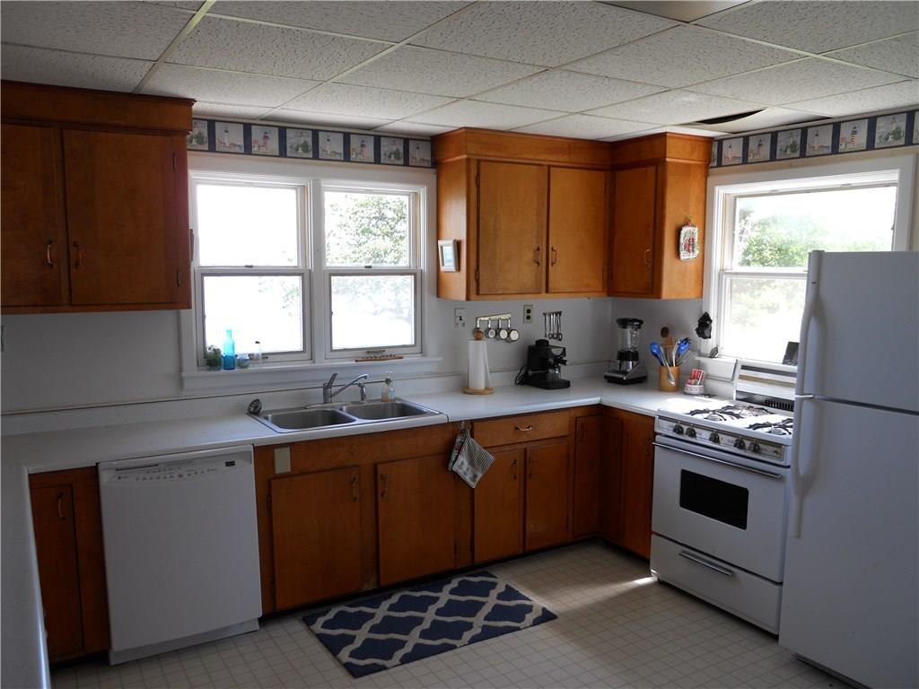 1401 Main Road Islesboro, ME 04848 - Photo 9 of 25 Kitchen