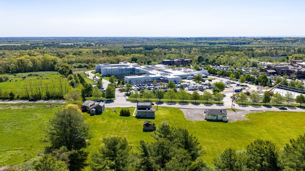 576 Faunce Corner Road Dartmouth, MA 02747 - Photo 8 of 15