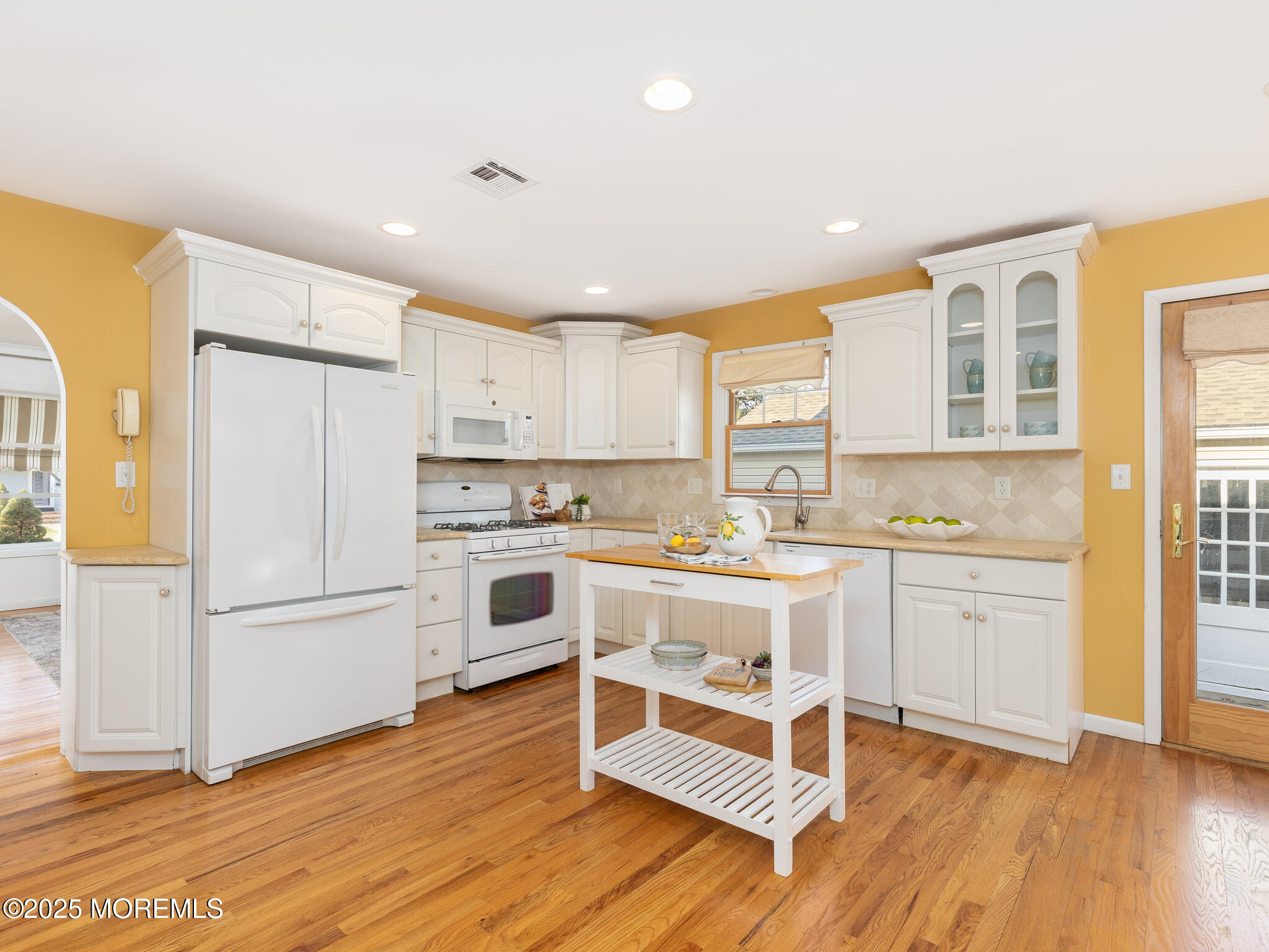 2006 Fairway Drive Spring Lake, NJ 07762 - Photo 7 of 34 Large Eat-in-kitchen