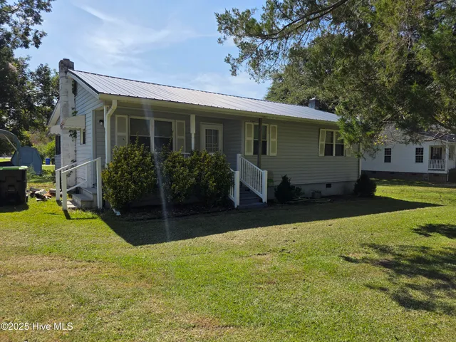 $185,000 | 203 West Foy Street, Richlands, NC 28574