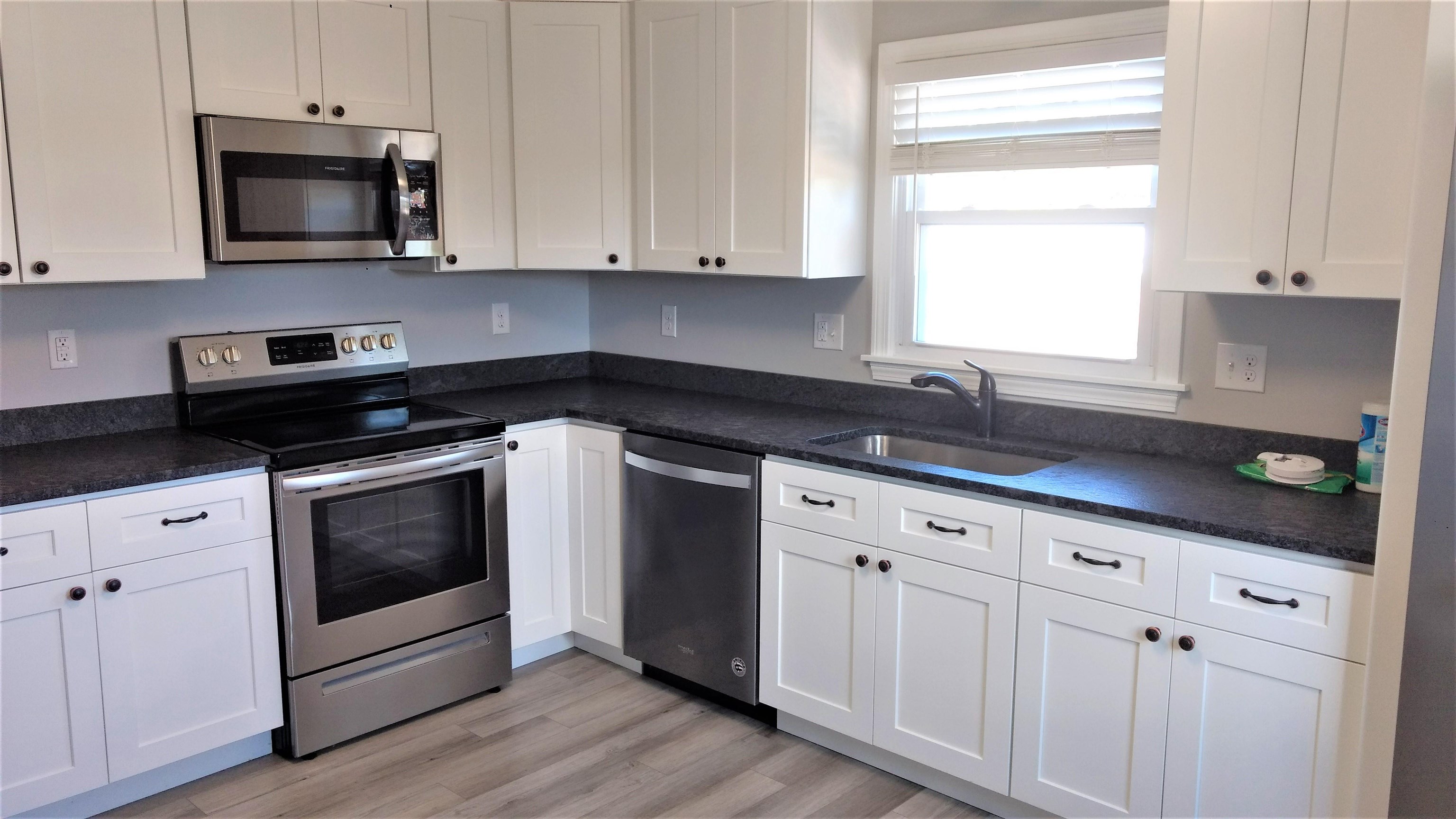 160 Ledge Street, Unit 162B Nashua, NH 03060 - Photo 8 of 19
