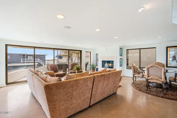 $3,295,000 | 3300 Ocean Drive, Oxnard, CA 93035