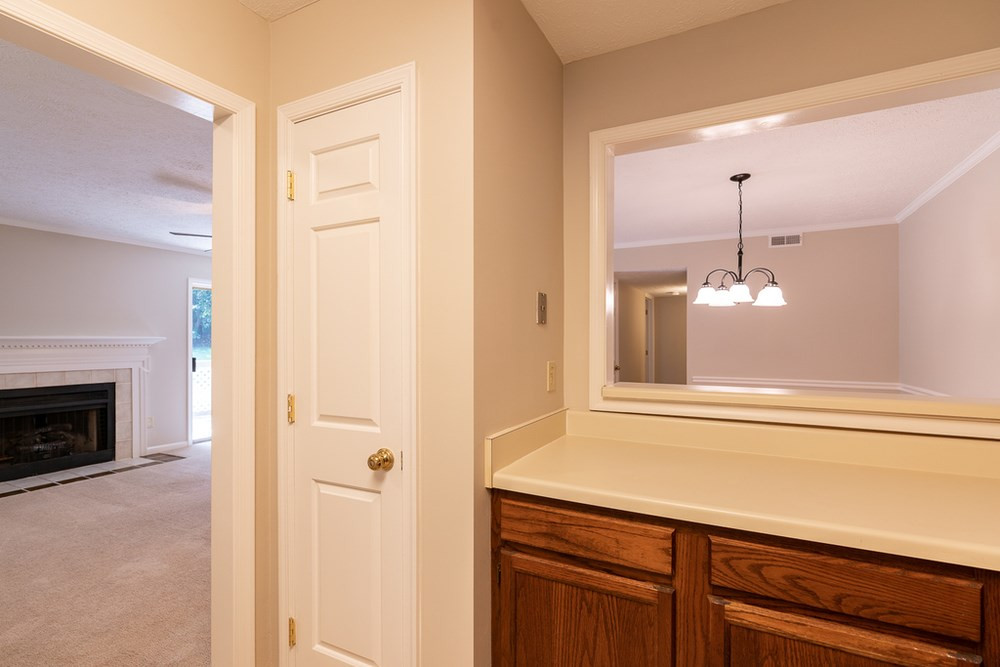 103 Broad Leaf Circle Raleigh, NC 27613 - Photo 8 of 30 Kitchen