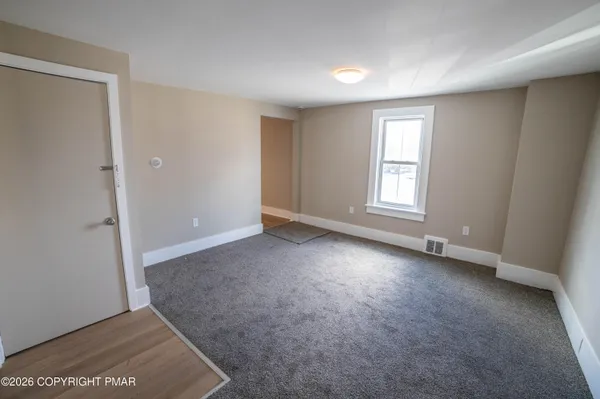 $1,700 | 811 Monroe Street, Unit 1, Stroudsburg, PA 18360