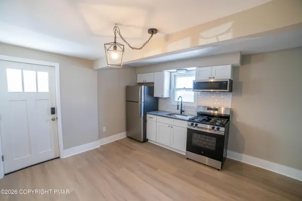 $1,700 | 811 Monroe Street, Unit 1, Stroudsburg, PA 18360