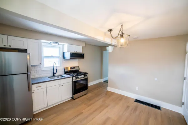 $1,700 | 811 Monroe Street, Unit 1, Stroudsburg, PA 18360