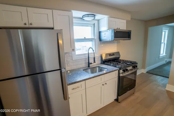 $1,700 | 811 Monroe Street, Unit 1, Stroudsburg, PA 18360