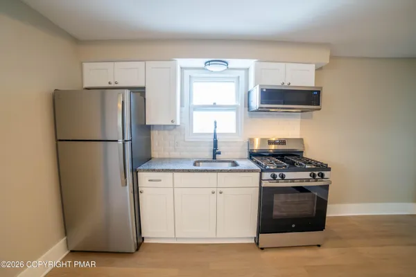 $1,700 | 811 Monroe Street, Unit 1, Stroudsburg, PA 18360