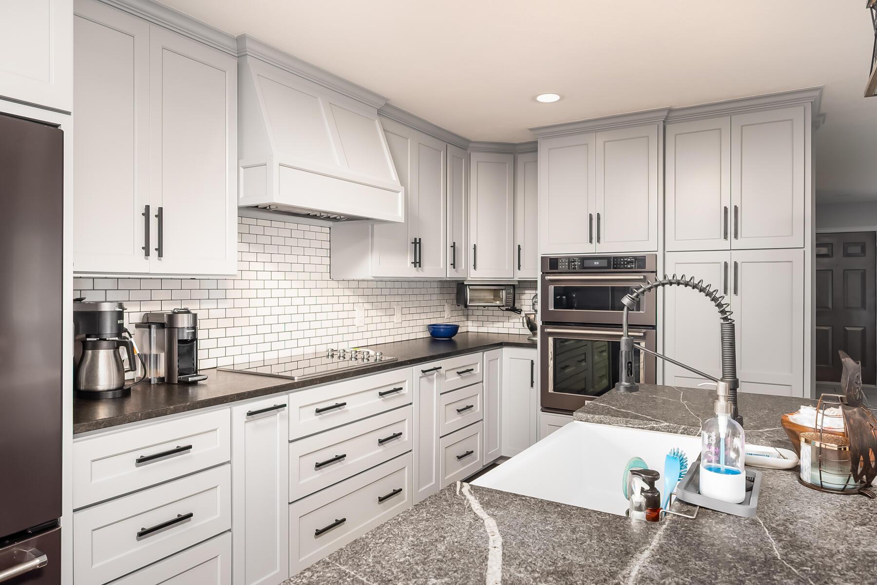 2040 Penry Road Radnor, OH 43066 - Photo 20 of 61 Kitchen